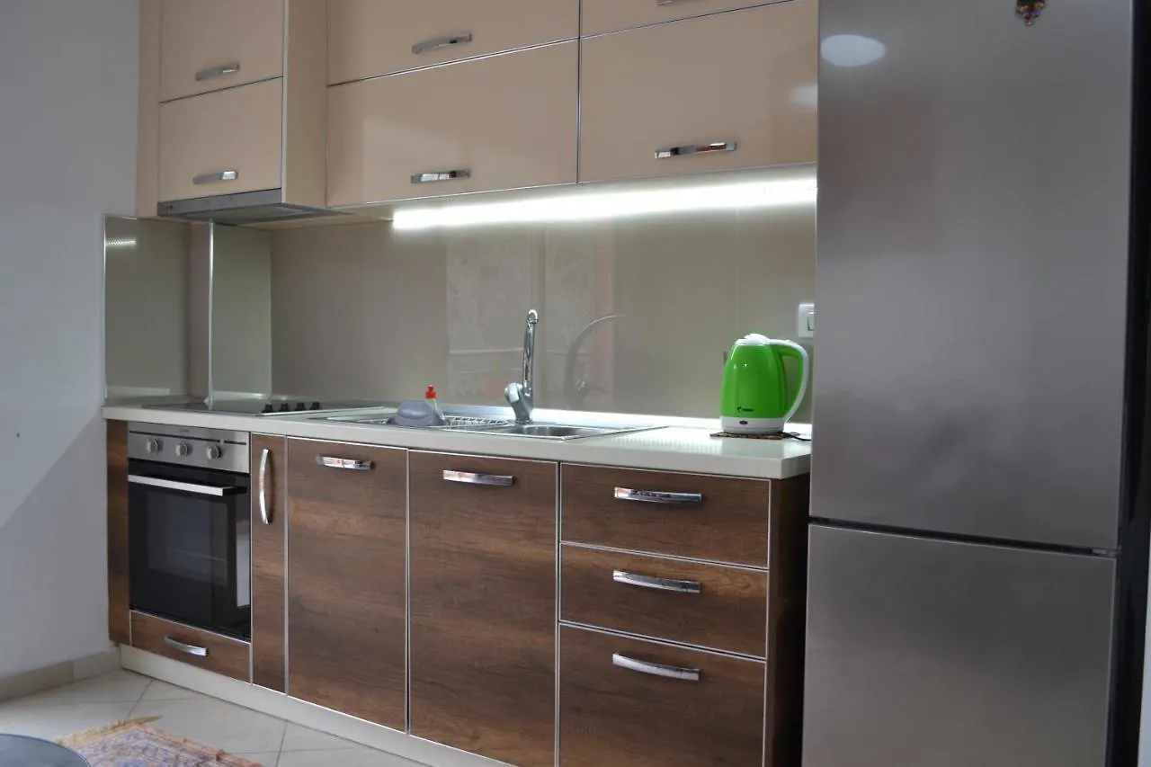 Flowers & Green 2 Bedrooms Apartment & Box Garage Vlorë 0*,  Albanien